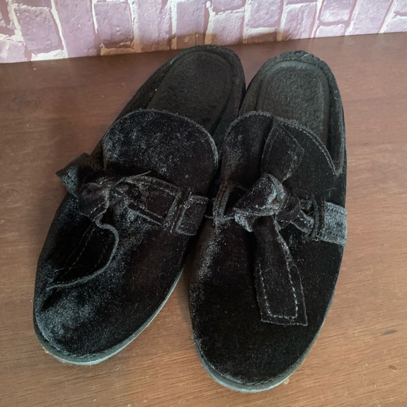 SOLD IN BUNDLE Black Velvet & Shearling “Liberty” Slippers - Picture 7 of 12